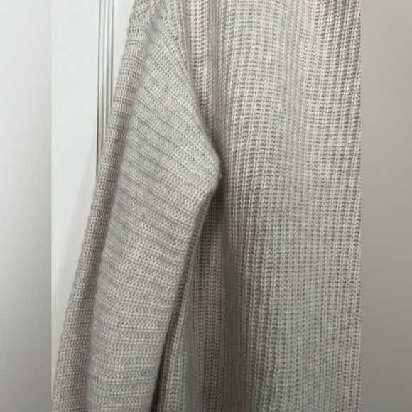 Althleta Cream Azalea Oversized Merino Wool and Cashmere Sweater Size M - Picture 11 of 12